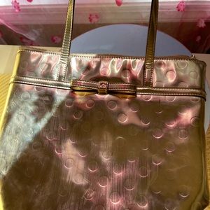 This is a very cute Kate Spade